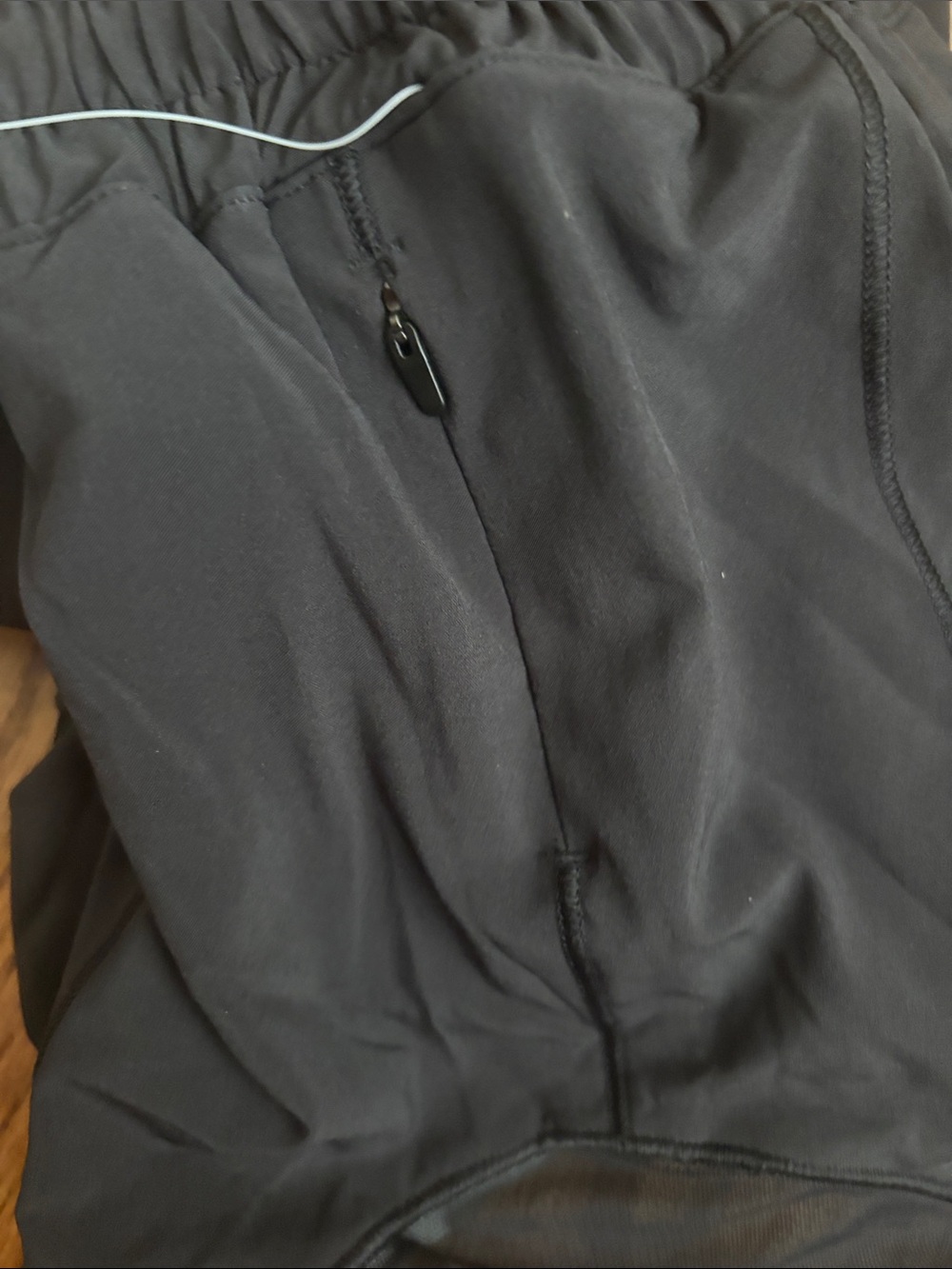 NWT lululemon athletica Black Women's hotty hot 4” size 6  Running Shorts - Picture 5 of 5
